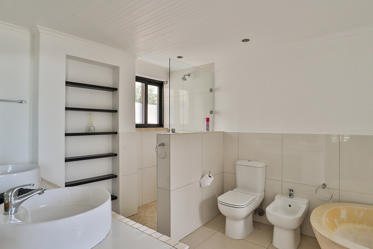 12-central-drive-4-bedroom-family-house-property-to-rent-camps-bay-12