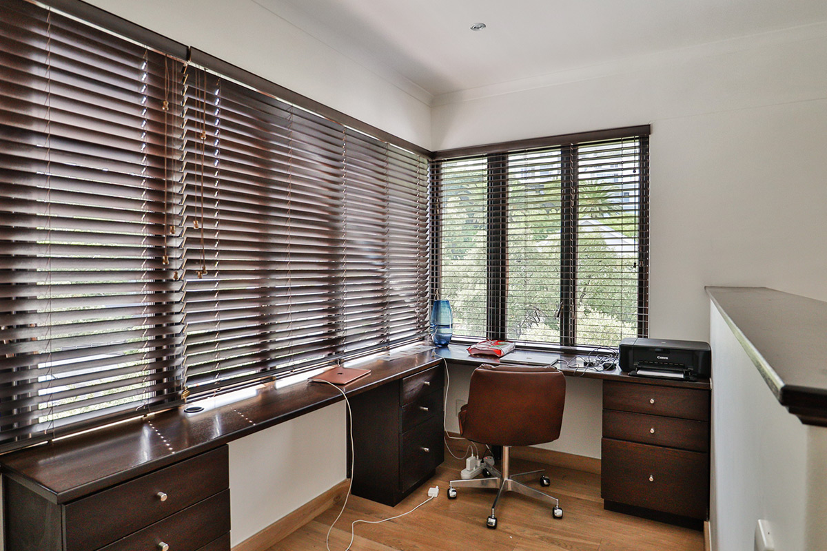 12-central-drive-4-bedroom-family-house-property-to-rent-camps-bay-15