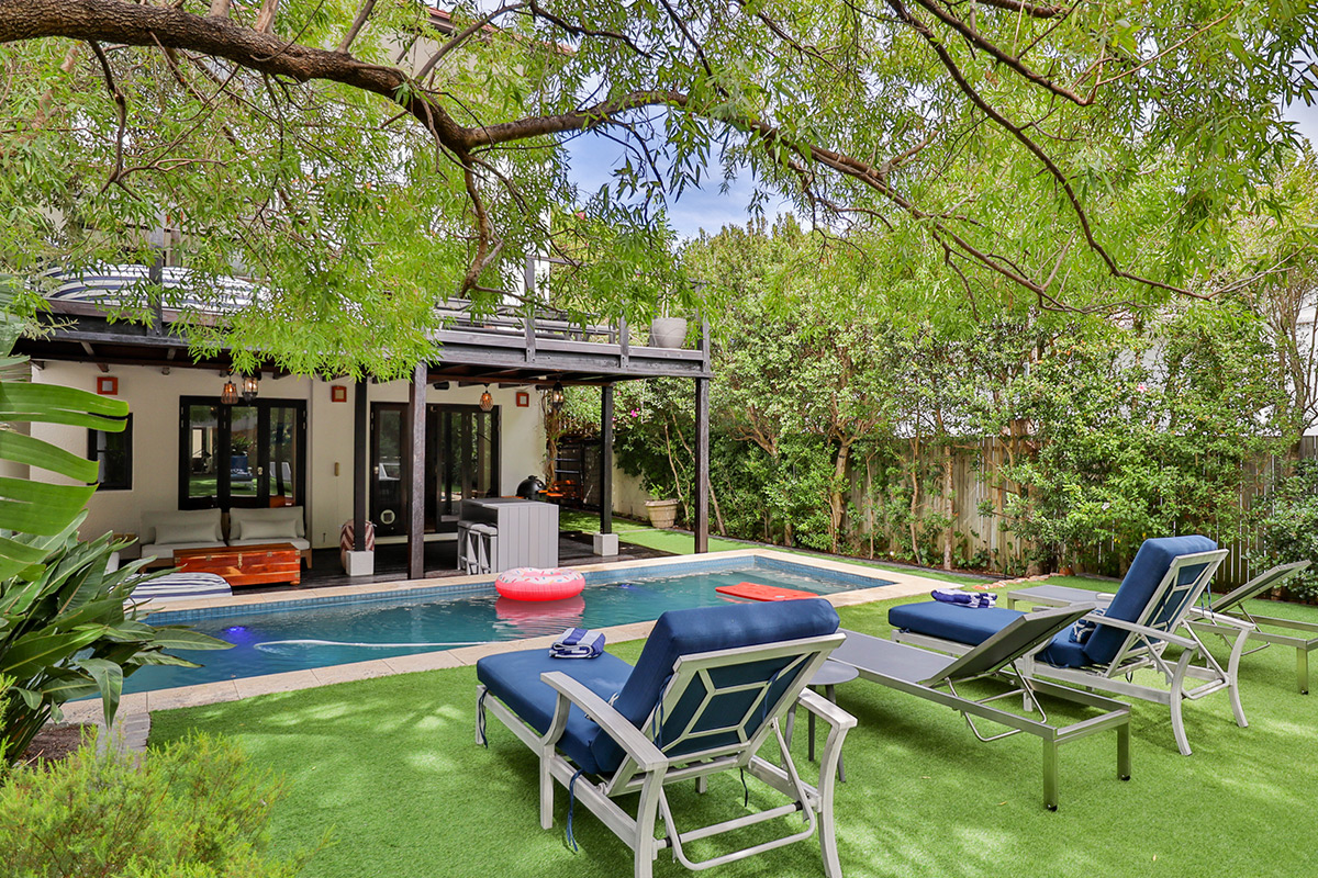 12-central-drive-4-bedroom-family-house-property-to-rent-camps-bay-23