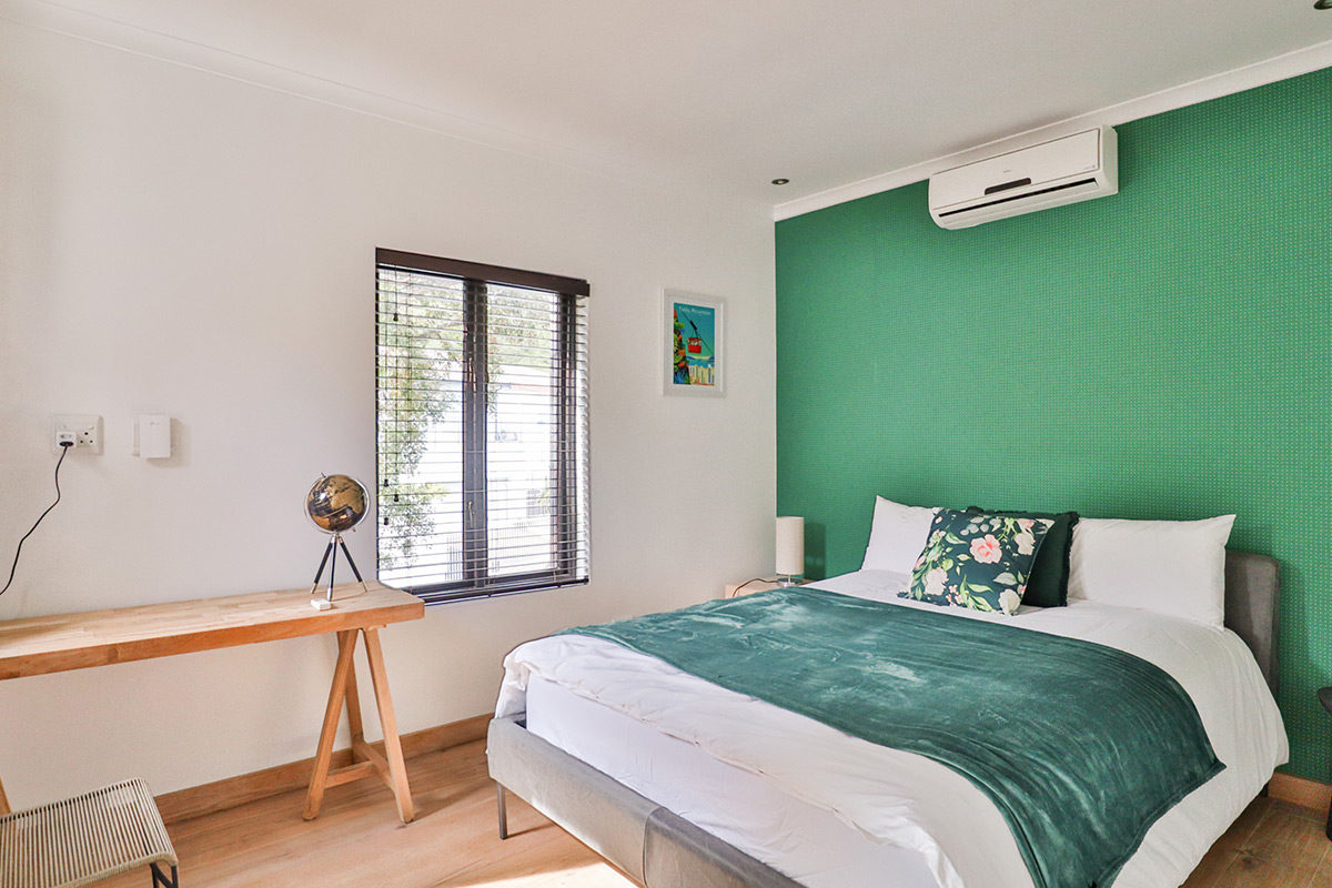 12-central-drive-4-bedroom-family-house-property-to-rent-camps-bay-9