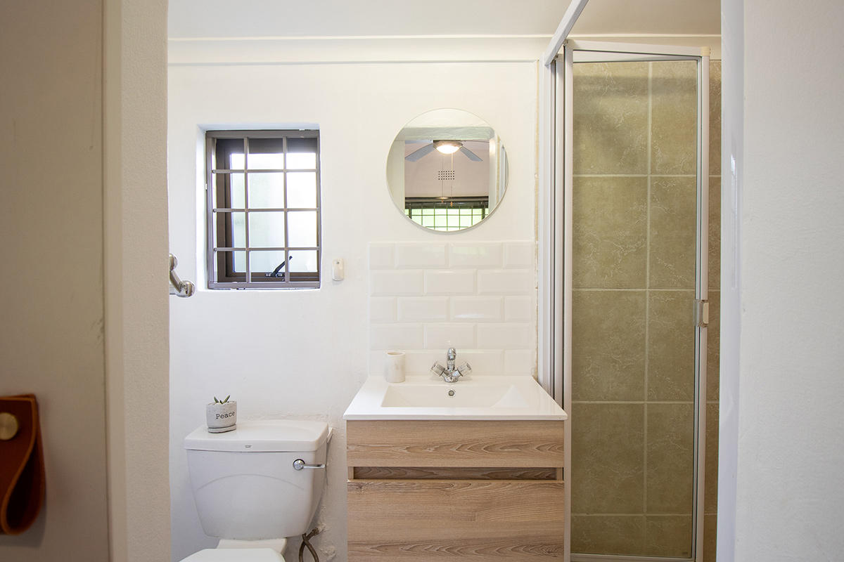B5-Dorchester-271-High-Level-Road-1-bedroom-cottage-to-rent-Sea-Point-8