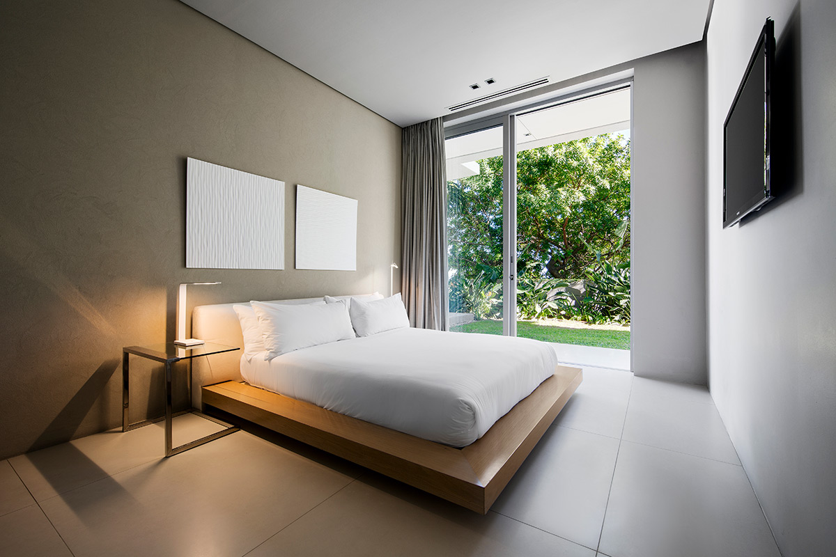 8-1st-cresent-street-7-bedroom-villa-for-rent-camps-bay-55