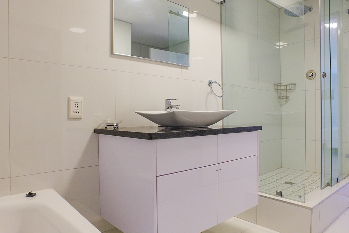 B20-soho-3-bedroom-apartment-property-for-rent-de-waterkant-5