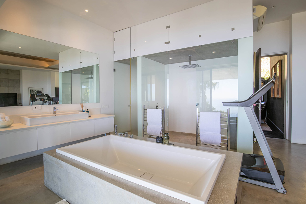 3-head-road-4-bedroom-villa-property-for-rent-bantry-bay-12