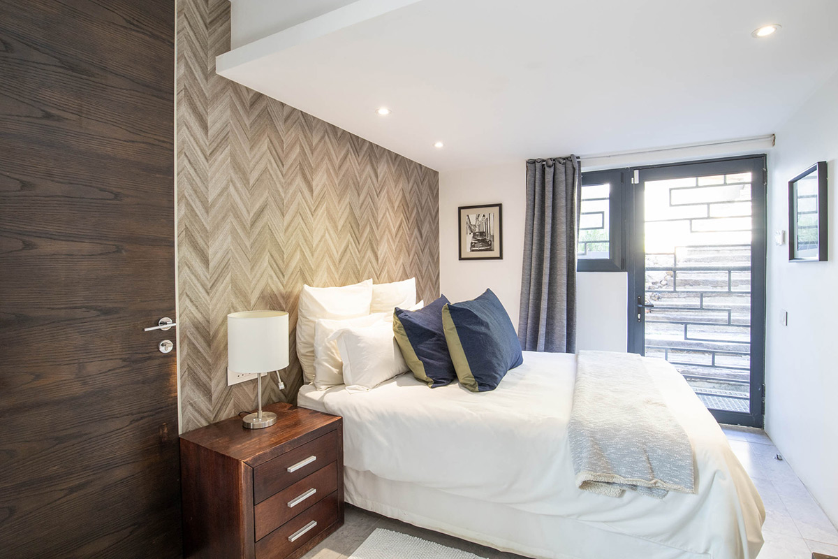 3-head-road-4-bedroom-villa-property-for-rent-bantry-bay-30