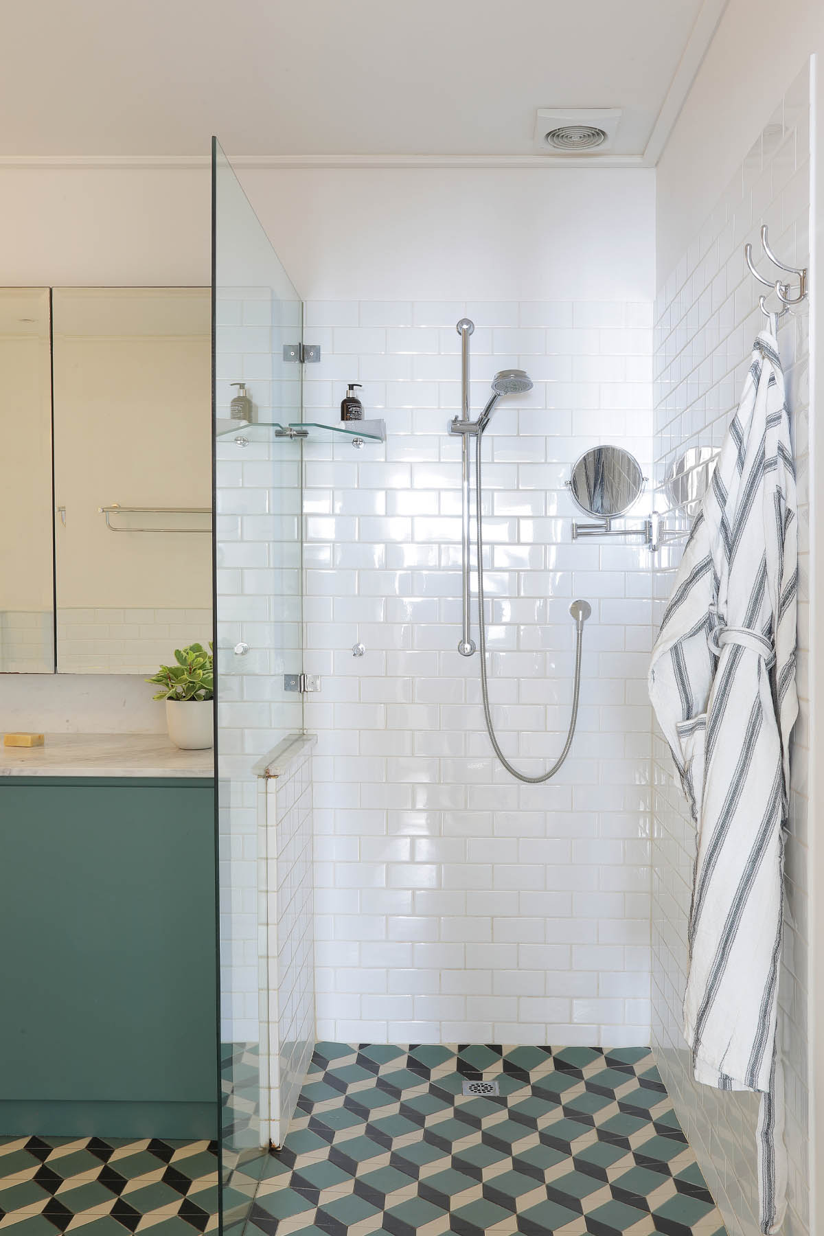 4701-victoria-apartment-to-rent-cape-town-14b