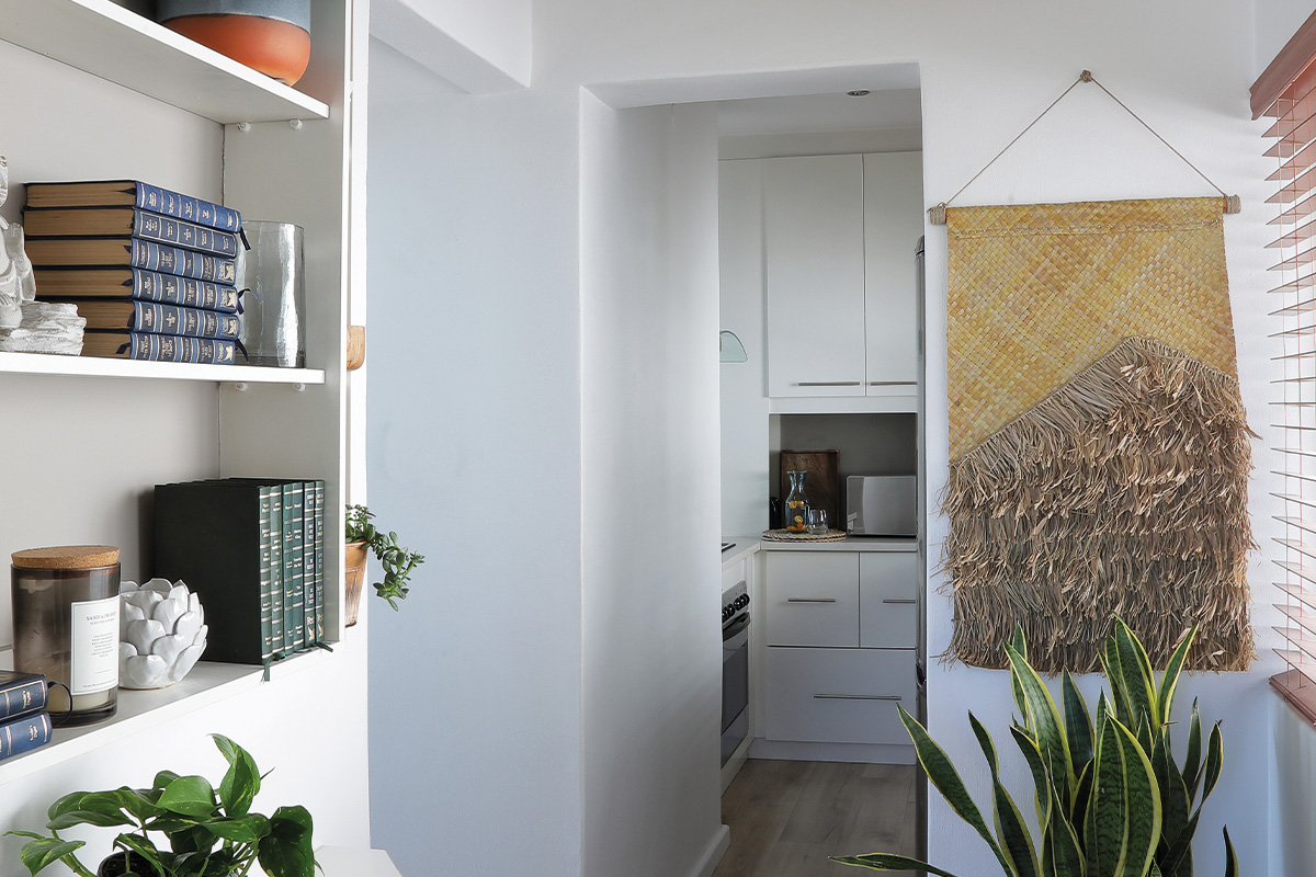 4705-contemporary-hamilton-court-apartment-to-rent-cape-town-7a