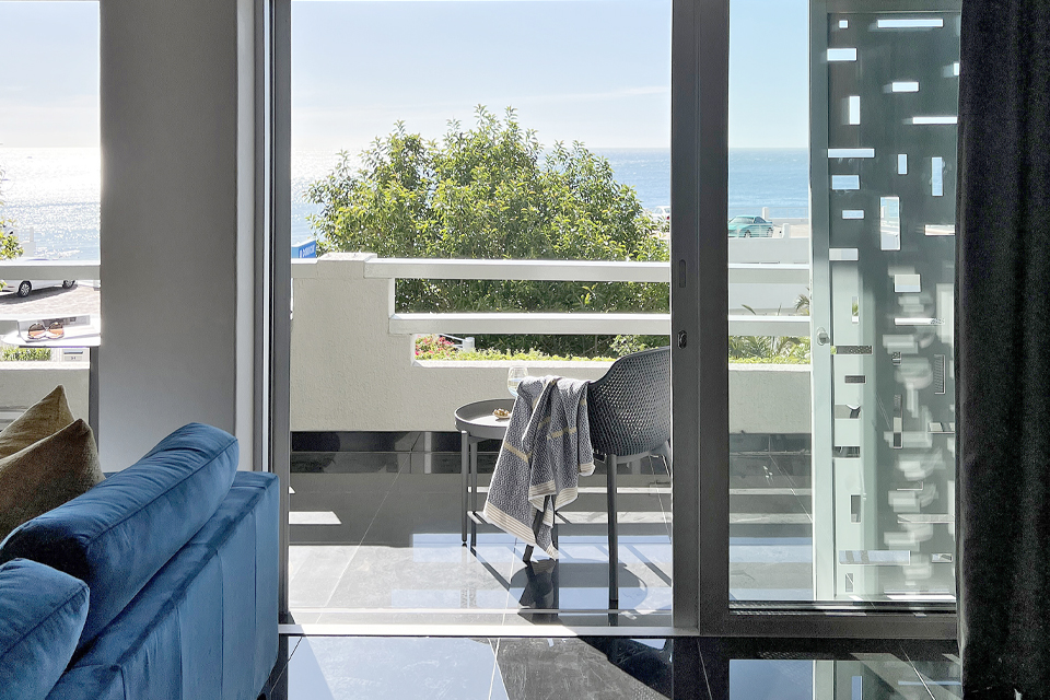 5102-stylish-clifton-apartment-to-rent-cape-town-11