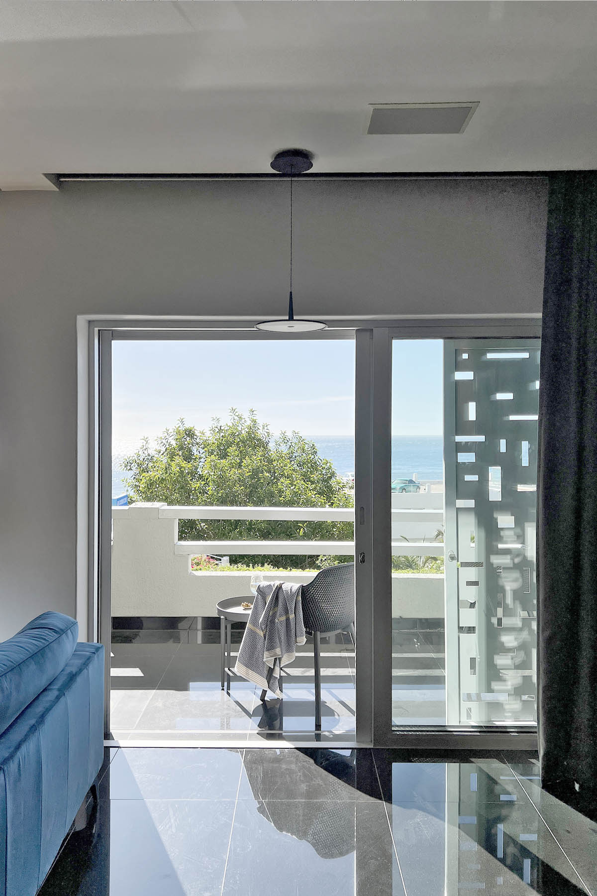 5102-stylish-clifton-apartment-to-rent-cape-town-11b