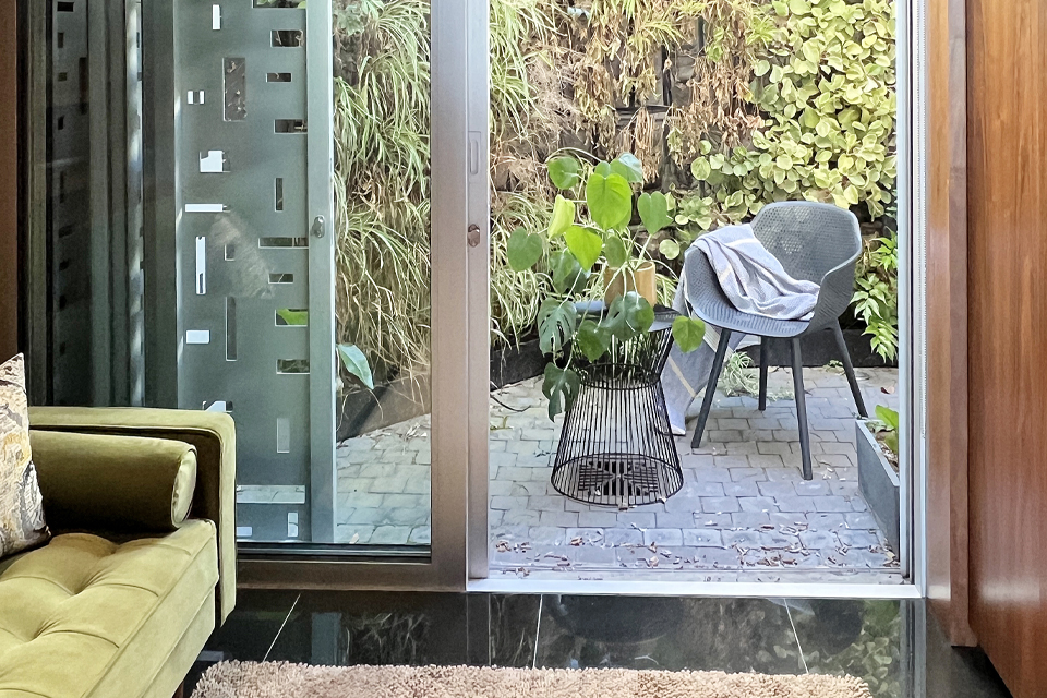 5102-stylish-clifton-apartment-to-rent-cape-town-15
