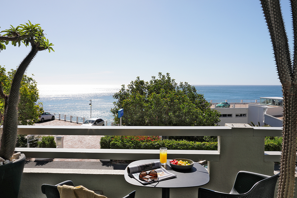 5102-stylish-clifton-apartment-to-rent-cape-town-18