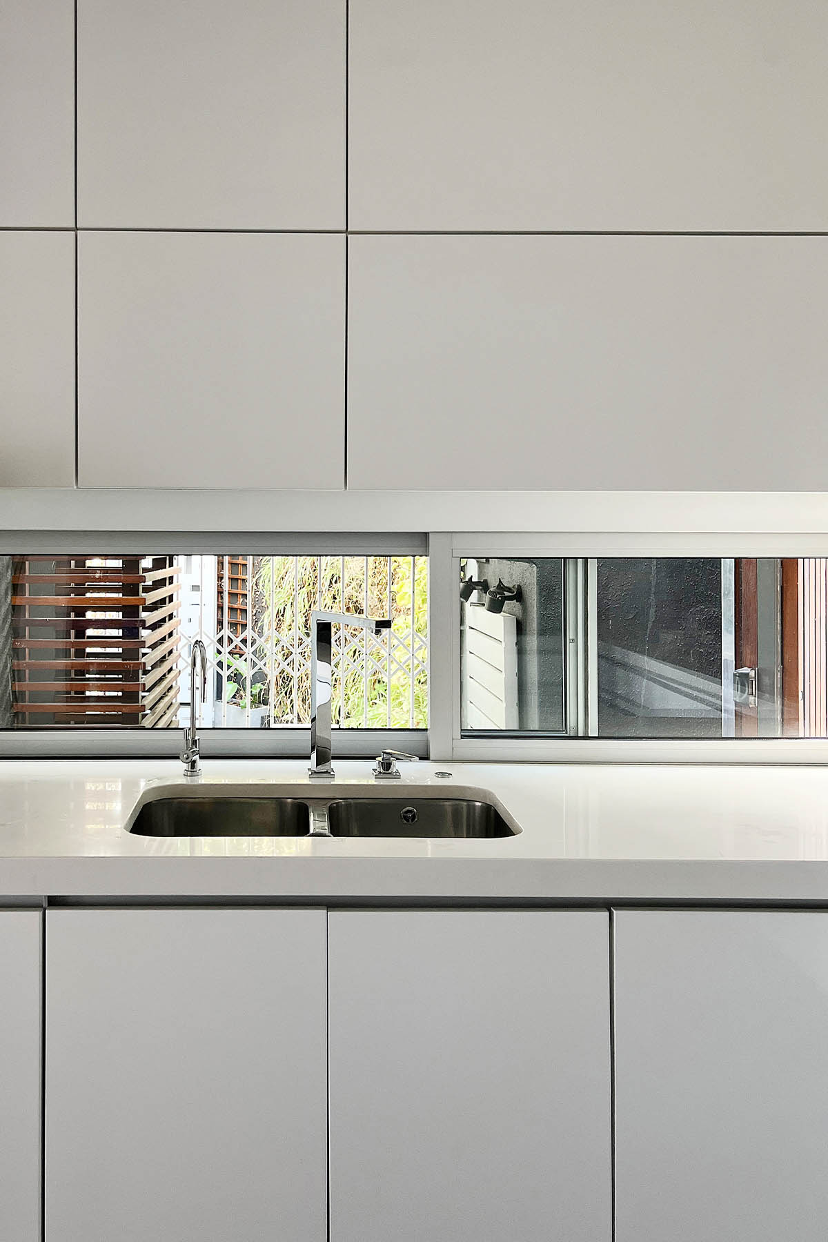 5102-stylish-clifton-apartment-to-rent-cape-town-24b