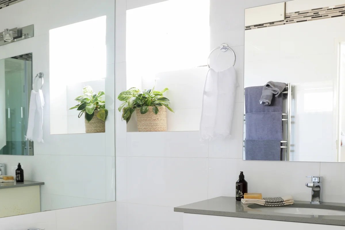 5103-lovely-3-bed-clifton-apartment-to-rent-cape-town-12
