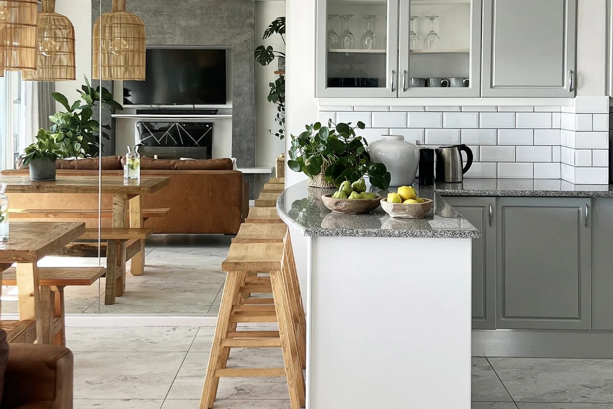 5103-lovely-3-bed-clifton-apartment-to-rent-cape-town-4