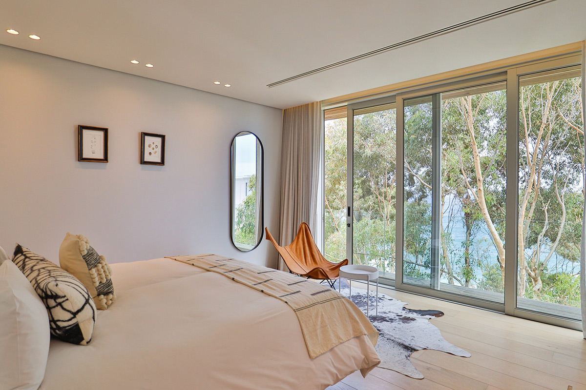 stunning-5-bedroom-self-catering-villa-in-bantry-bay-24