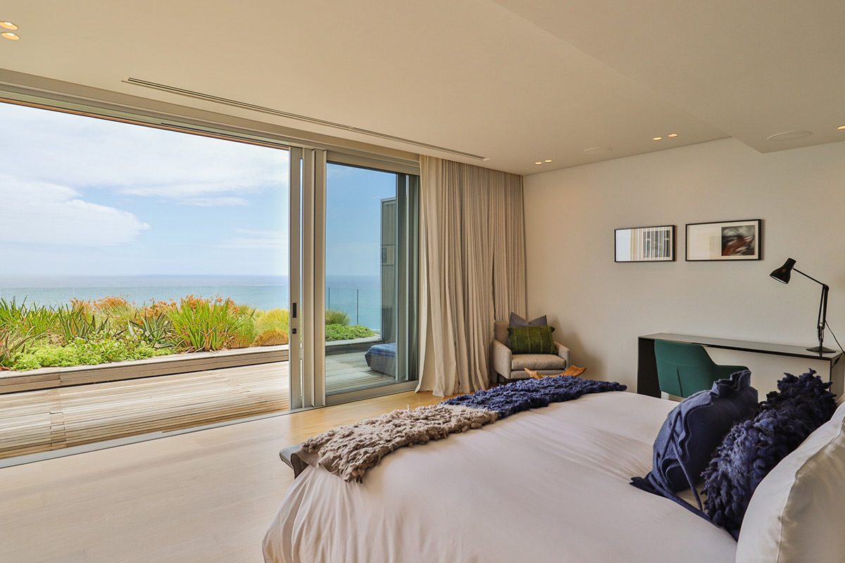 stunning-5-bedroom-self-catering-villa-in-bantry-bay-38