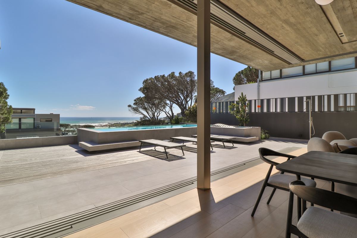 5Bed-5Bath-Sauna-Parking-Gym-Villa-Camps-Bay
