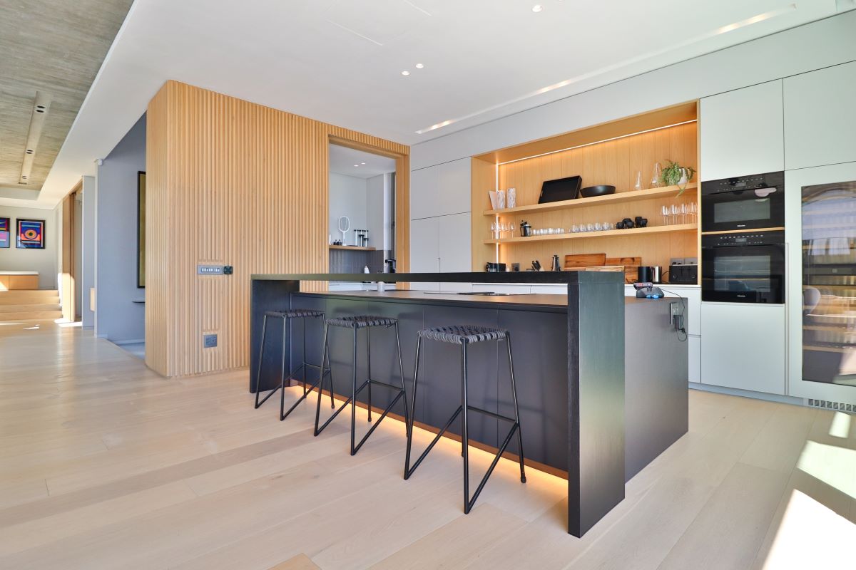 9-5Bed-5Bath-Sauna-Parking-Gym-Villa-Camps-Bay