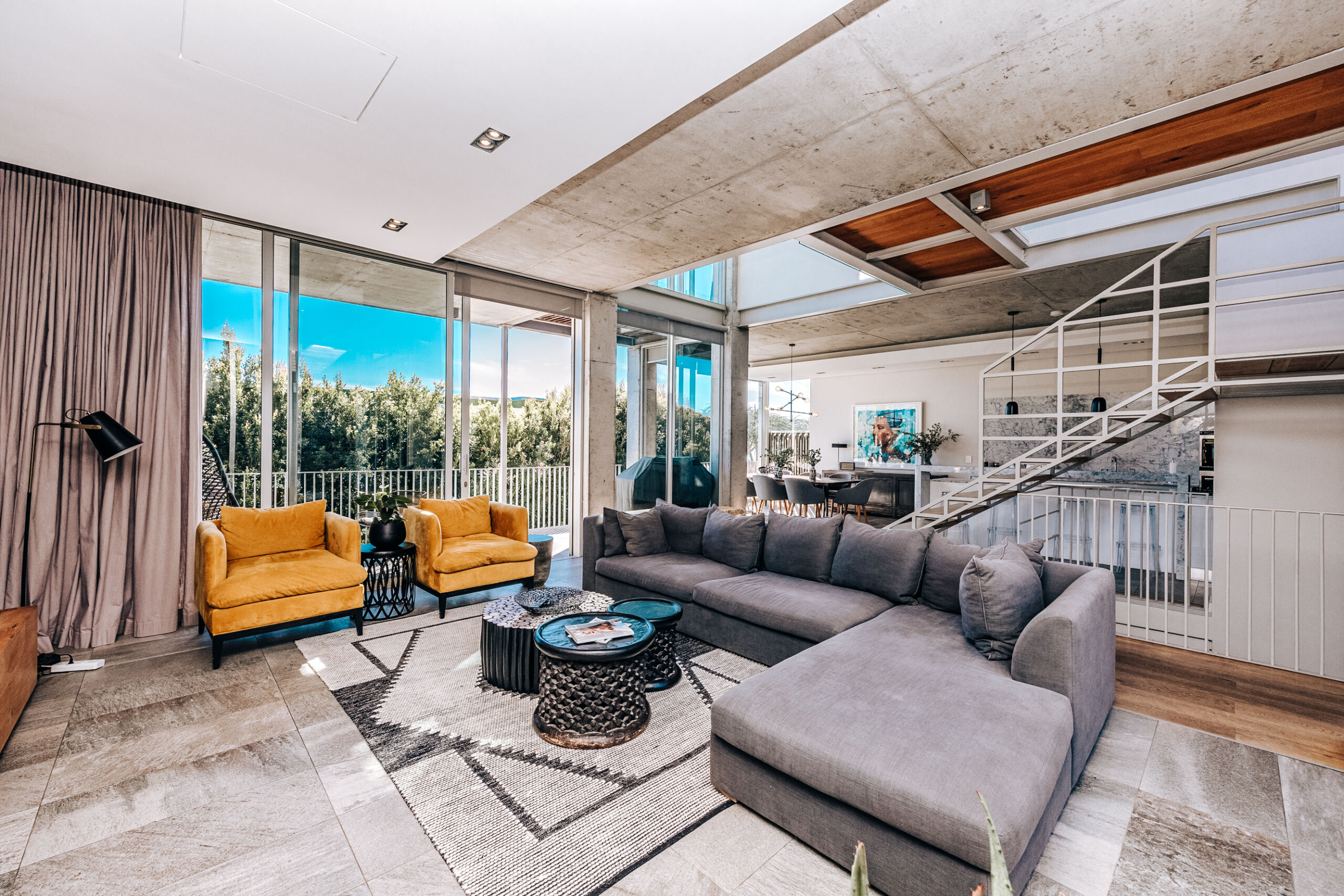 5Bed-aesthetic-pool-seapoint-villa (8)