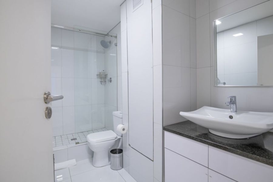 B20-soho-3-bedroom-apartment-property-for-rent-de-waterkant (16)