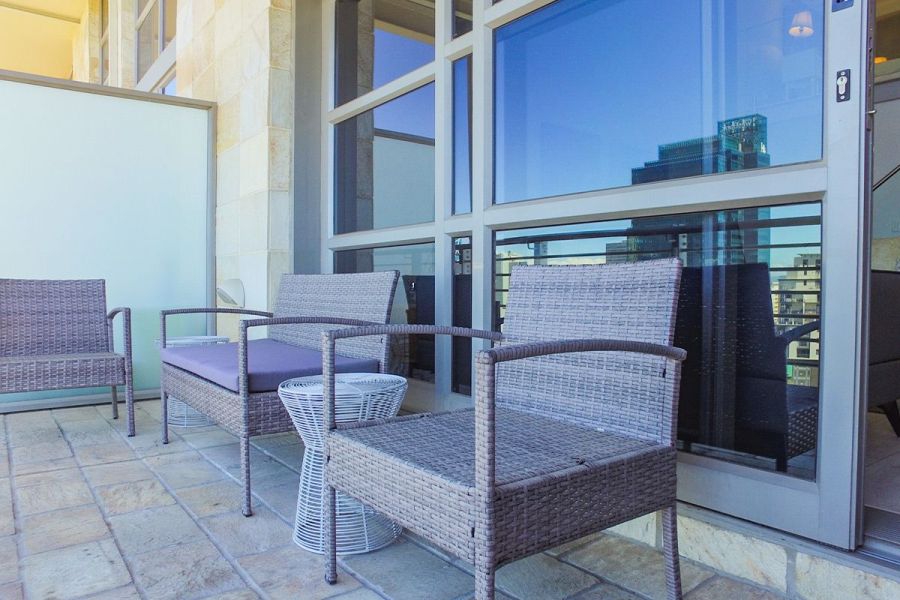 B20-soho-3-bedroom-apartment-property-for-rent-de-waterkant (2)
