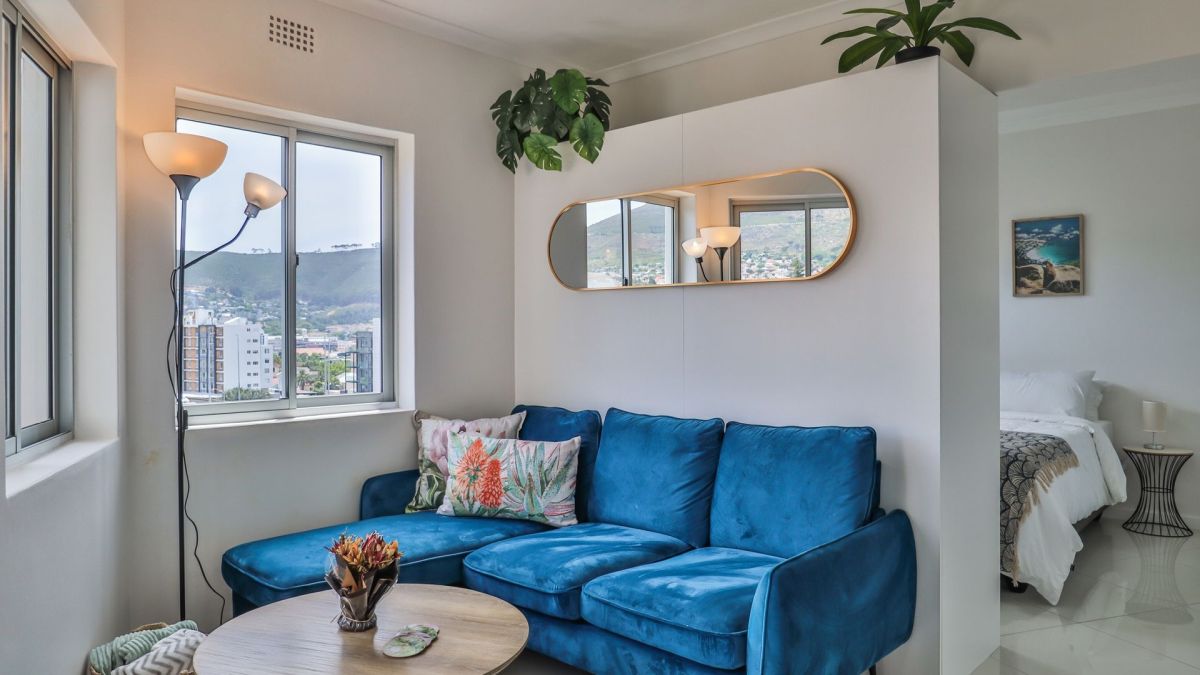 Trendy-Apartment-Balcony-TableMountain-Views-Central (23)