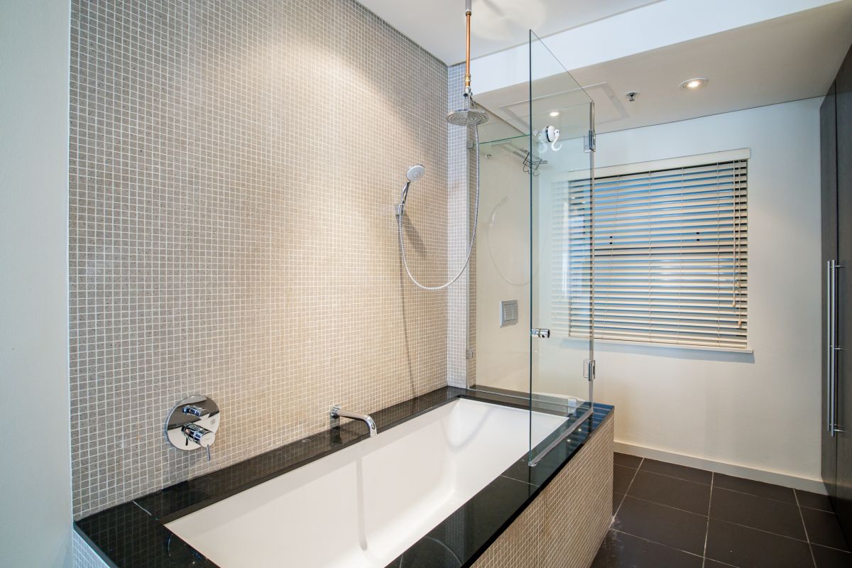 Studio-Pool-Parking-Mandela-Chic-Modern-Apartment-Cape-Town-City (6)