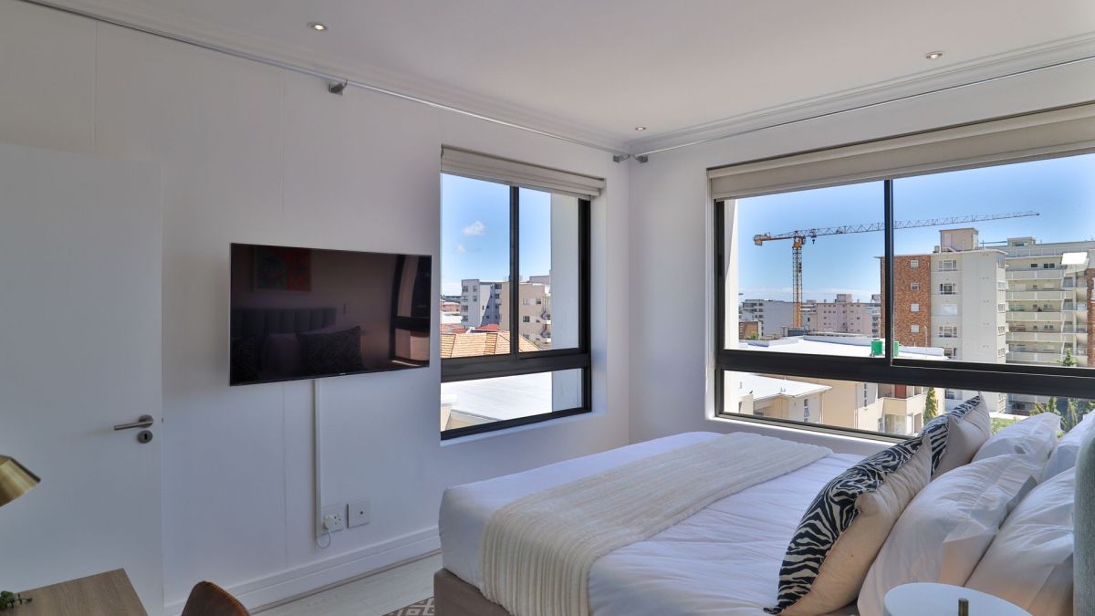 contemporary-luxury-comfort-2bed-2bath-balcony-parking-apartment-fresnaye-sea-point (12)