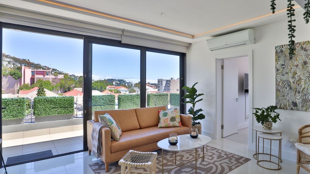 contemporary-luxury-comfort-2bed-2bath-balcony-parking-apartment-fresnaye-sea-point (8)