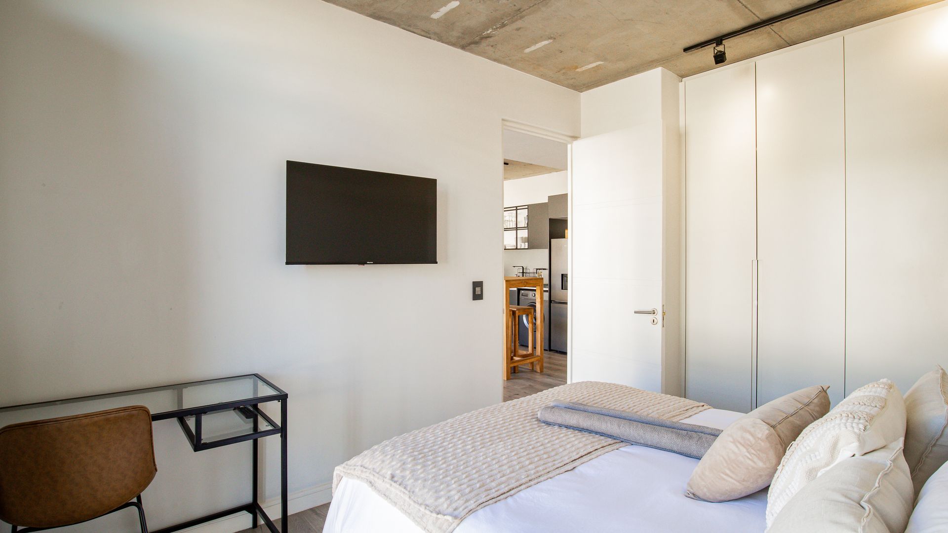 Modern-Stylish-DeWaterkant-Gem-1Bed-Views-Balcony-Parking (10)