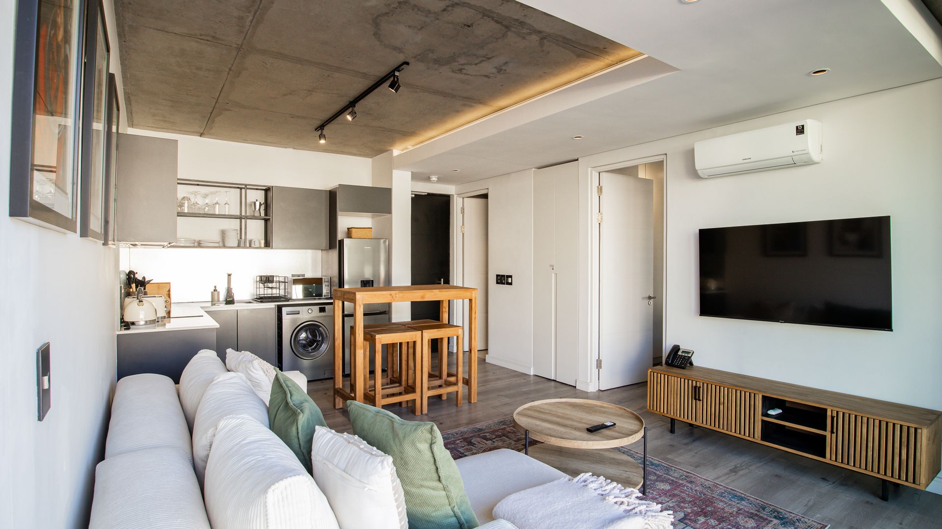 Modern-Stylish-DeWaterkant-Gem-1Bed-Views-Balcony-Parking (5)