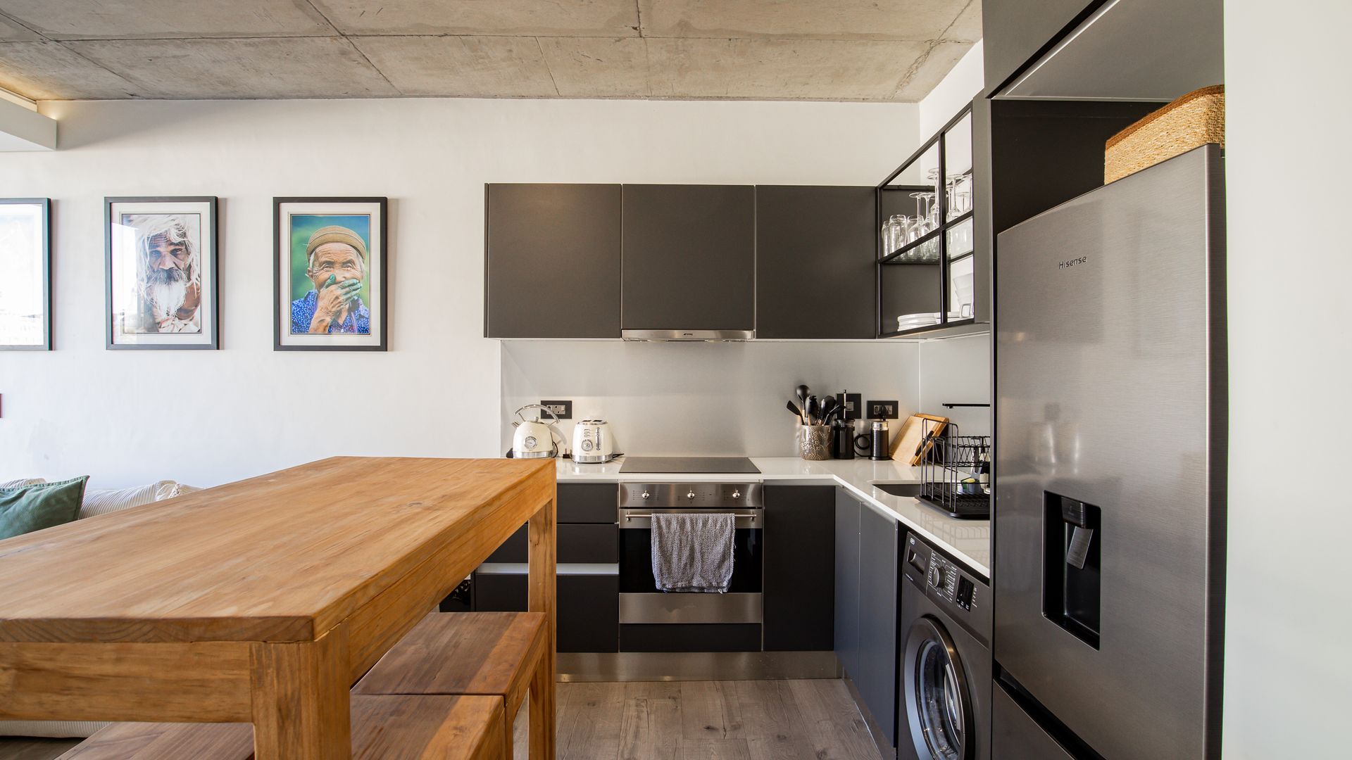 Modern-Stylish-DeWaterkant-Gem-1Bed-Views-Balcony-Parking (8)