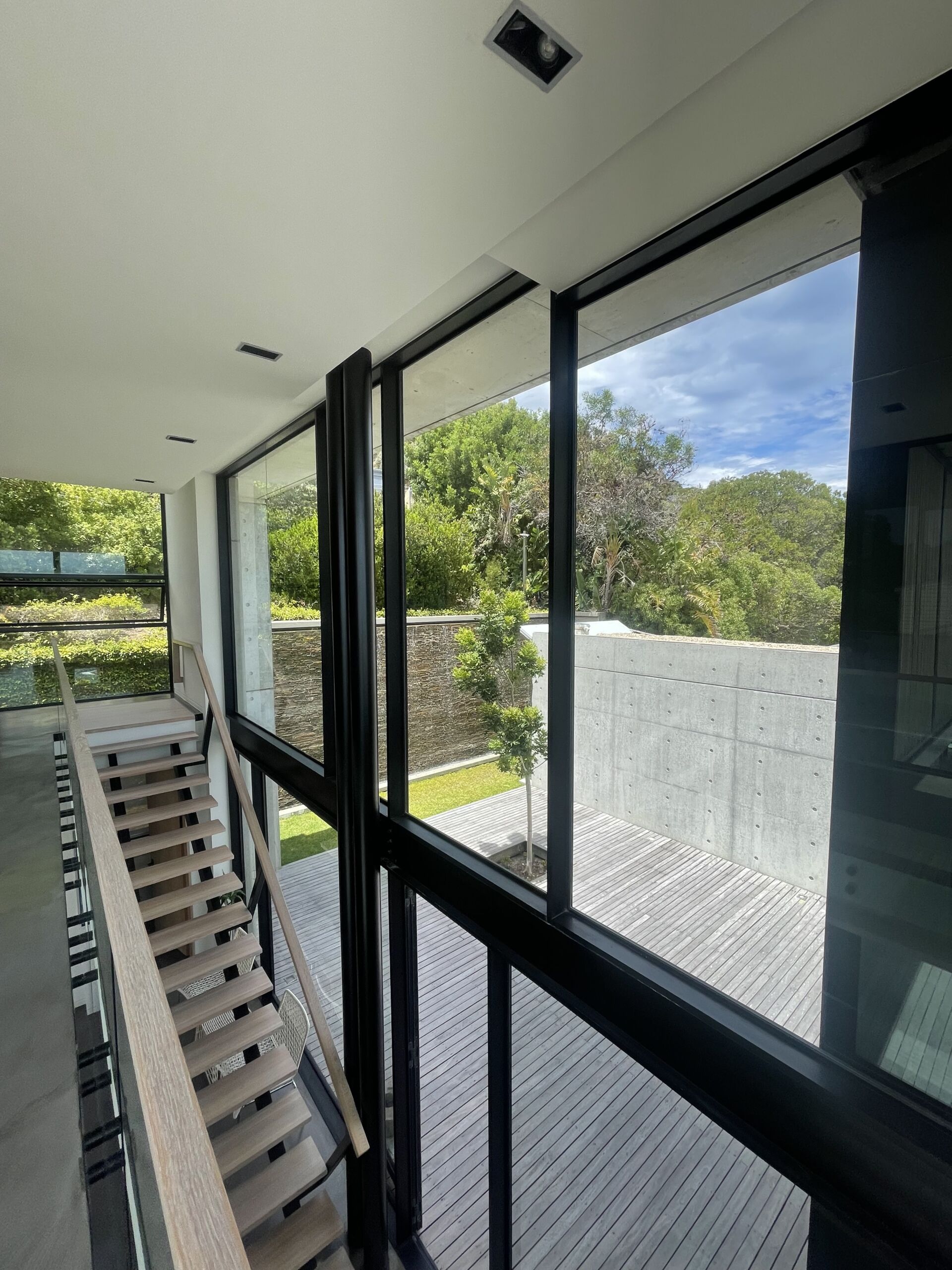 4bed-4bath-designer-coastal-retreat-with-private-pool-beach-houtbay-llandudano-garden (19)