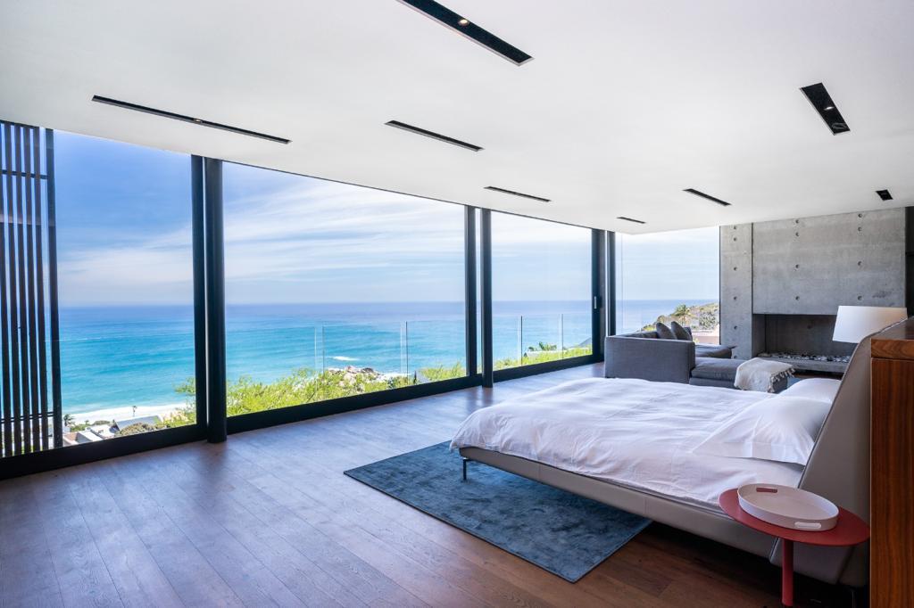 4bed-4bath-designer-coastal-retreat-with-private-pool-beach-houtbay-llandudano-garden (45)