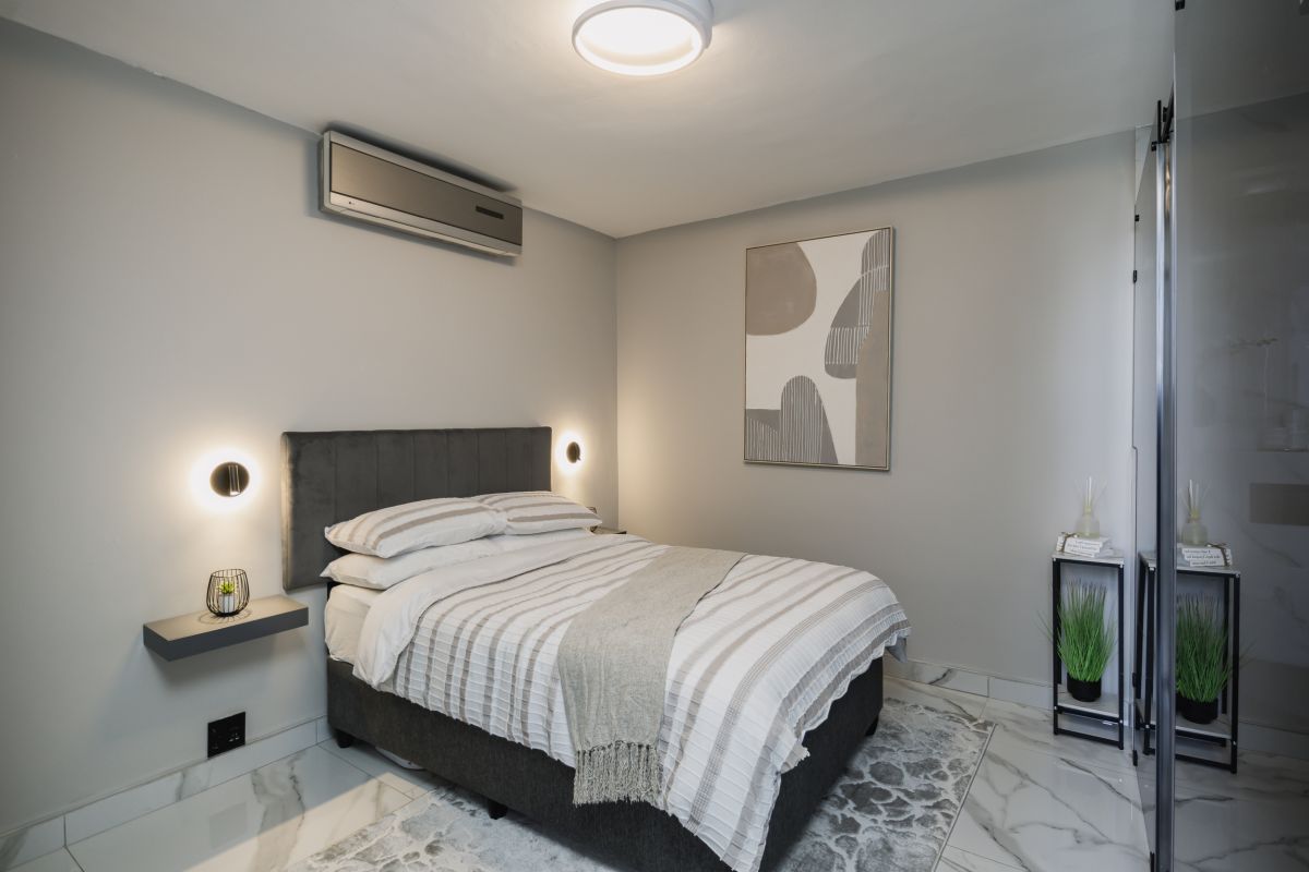 2Bed-Ensuite-BBQ-PlungePool-UpperSeaPoint-Views (30)