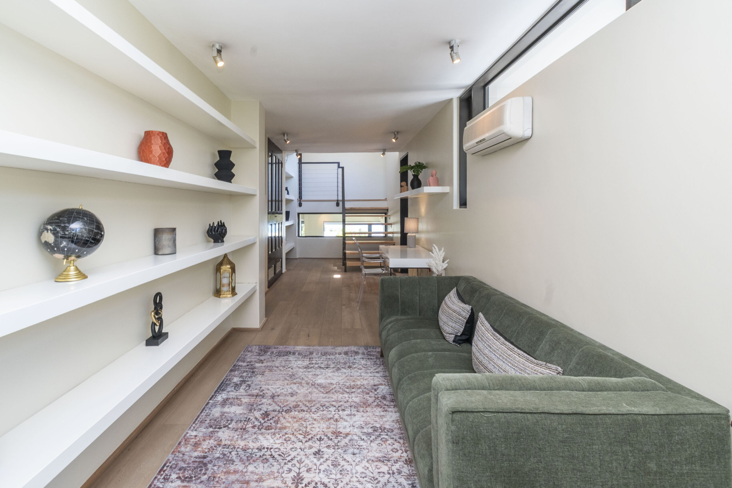 private-family-villa-bakoven-camps-bay-5bed-6bath-pool-ocean-bbq (3)