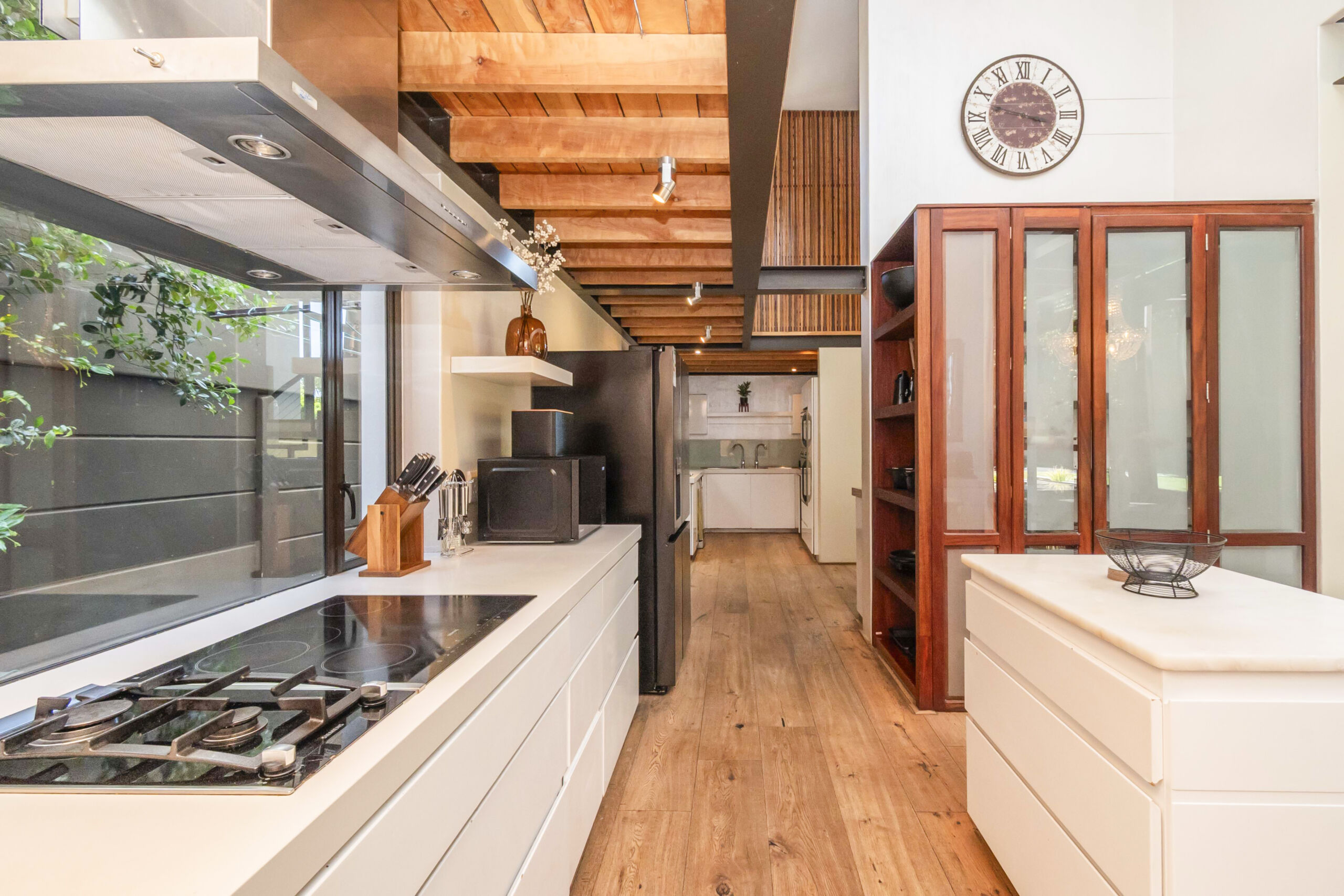 private-family-villa-bakoven-camps-bay-5bed-6bath-pool-ocean-bbq (4)