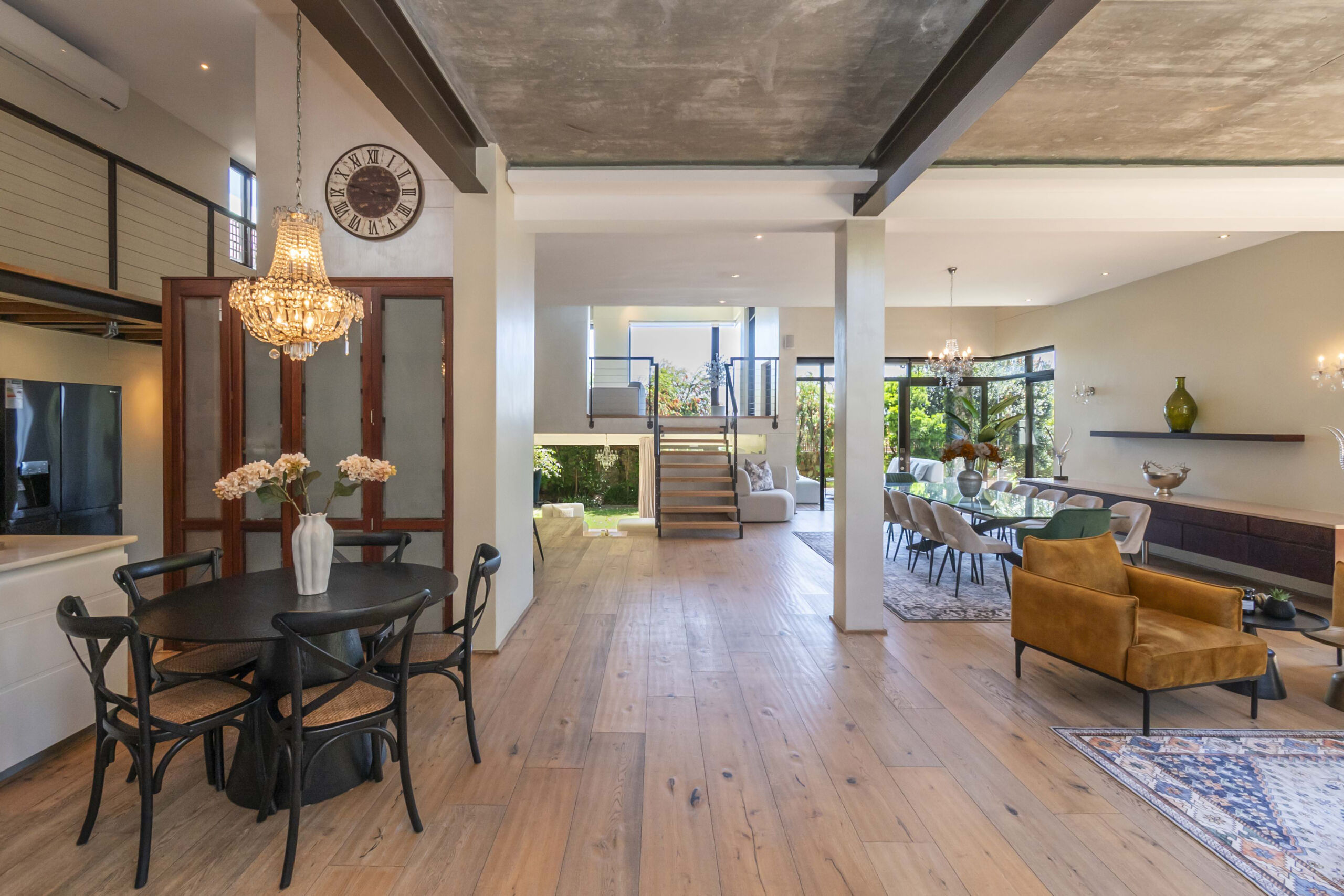 private-family-villa-bakoven-camps-bay-5bed-6bath-pool-ocean-bbq (7)