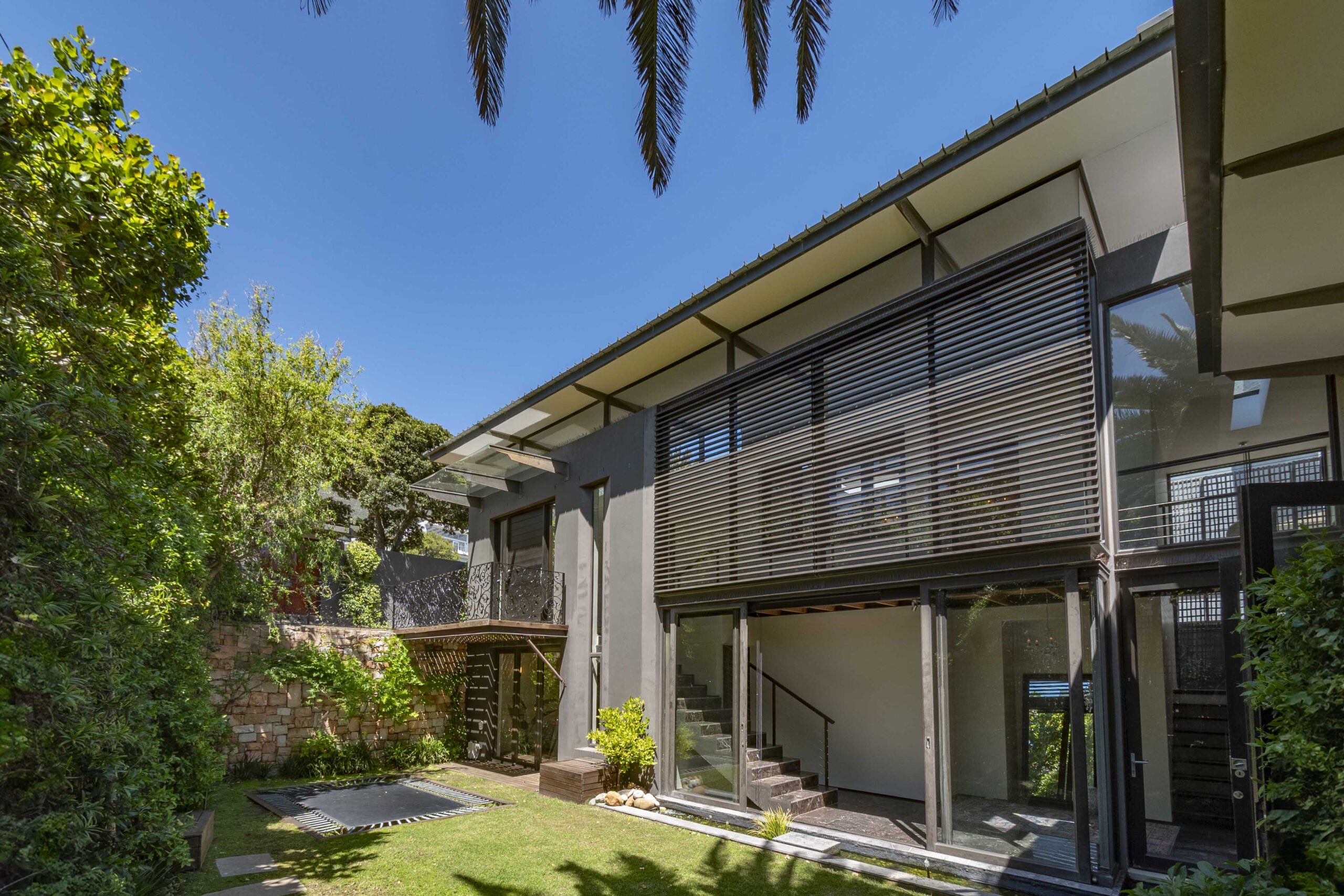 private-family-villa-bakoven-camps-bay-5bed-6bath-pool-ocean-bbq (7)