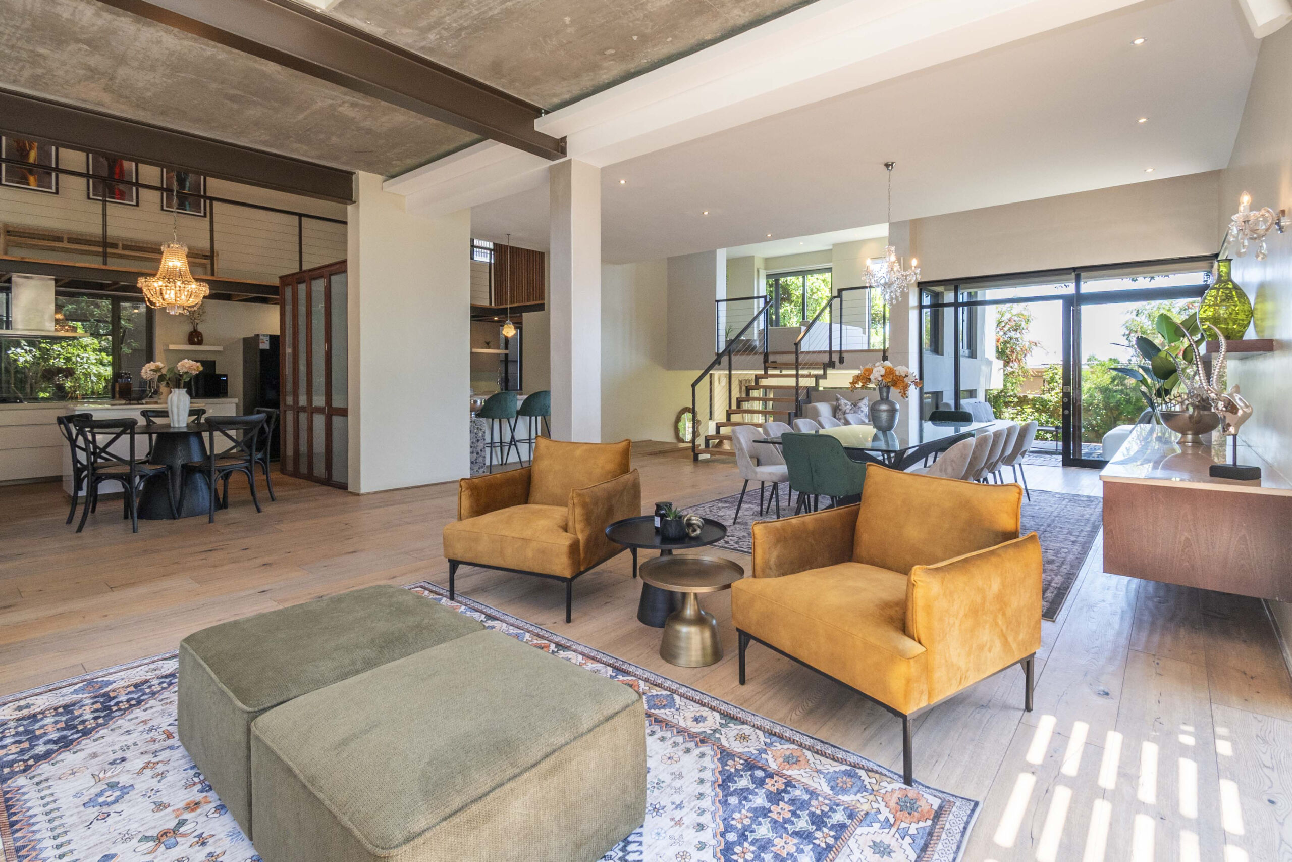 private-family-villa-bakoven-camps-bay-5bed-6bath-pool-ocean-bbq (8)