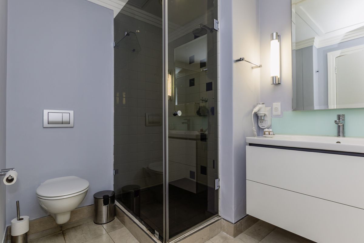 urban-stylish-1-bed-pool-city-cape-town (27)