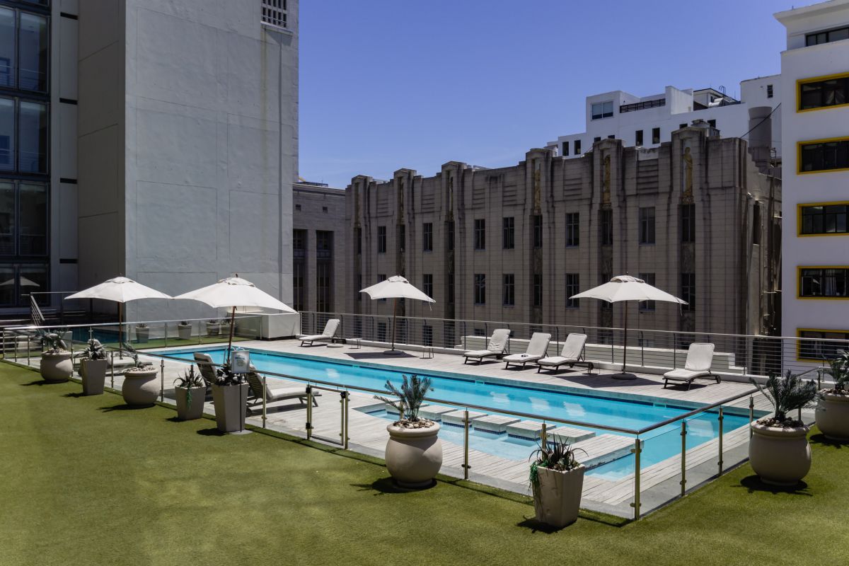 urban-stylish-1-bed-pool-city-cape-town (30)
