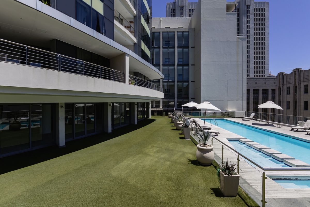 urban-stylish-1-bed-pool-city-cape-town (31)