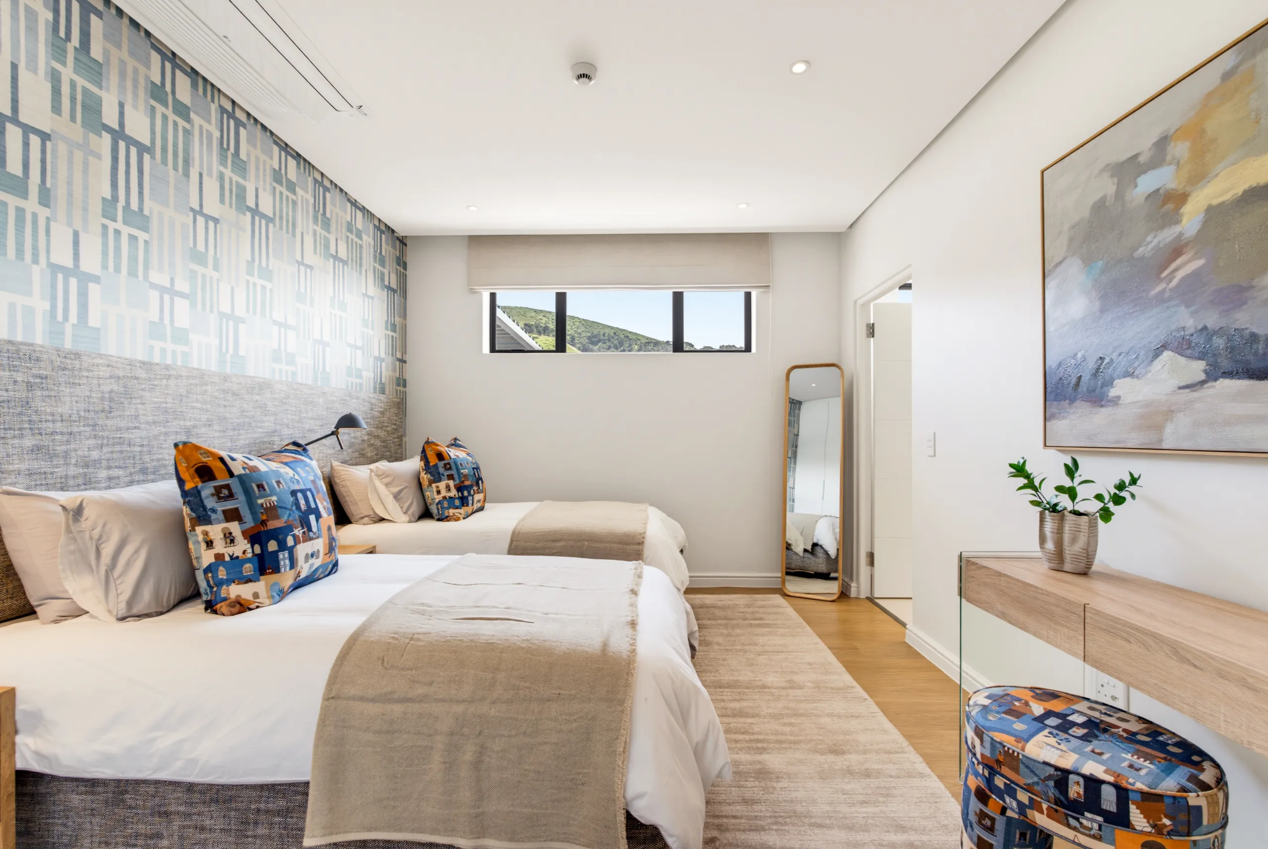 private-3bed-luxury-modern-penthouse-cape-town (1)