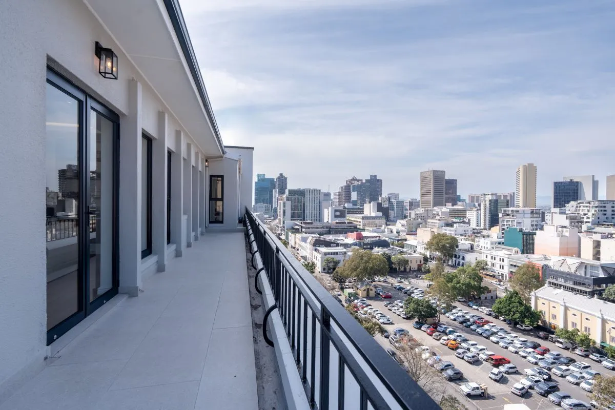private-3bed-luxury-modern-penthouse-cape-town (4)