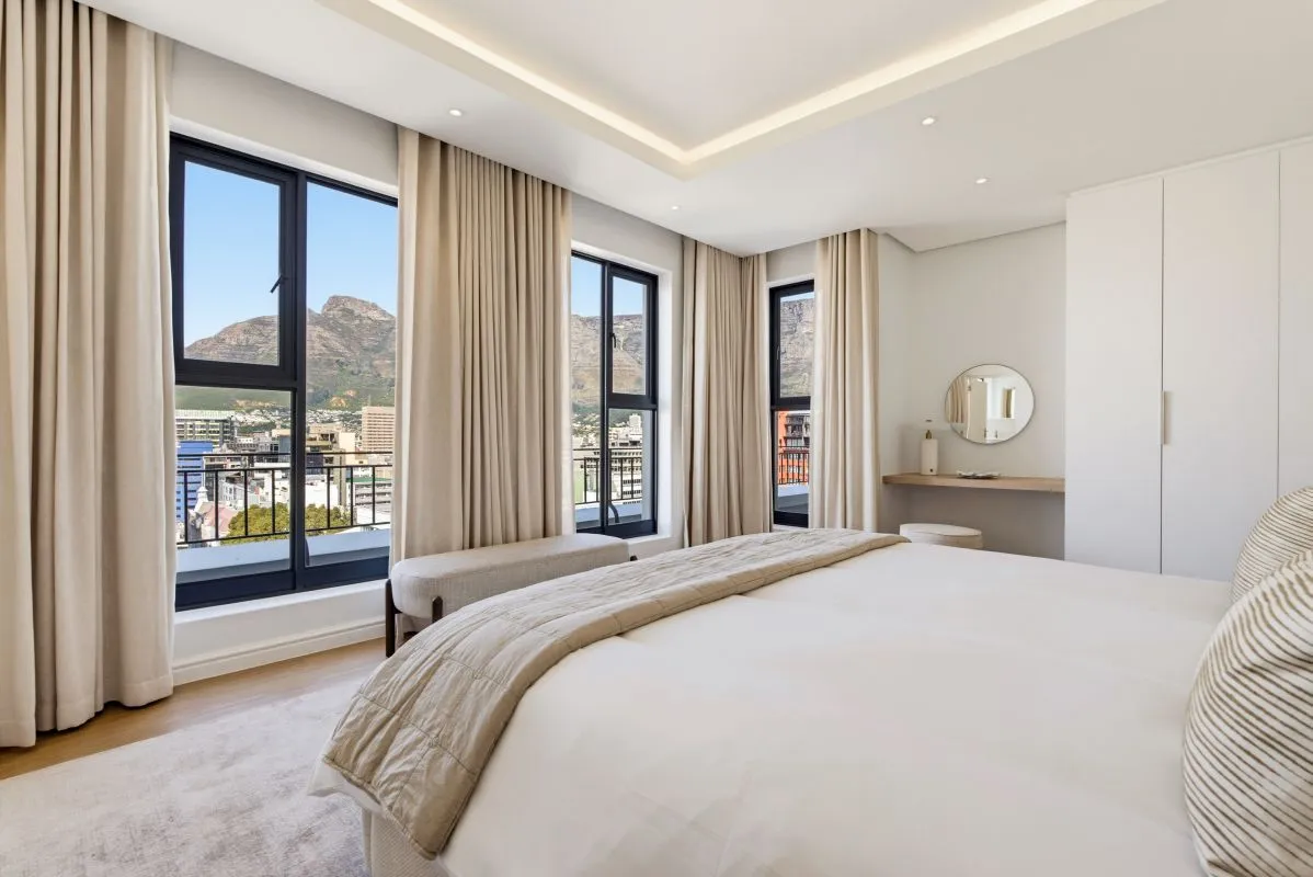 private-3bed-luxury-modern-penthouse-cape-town (4)