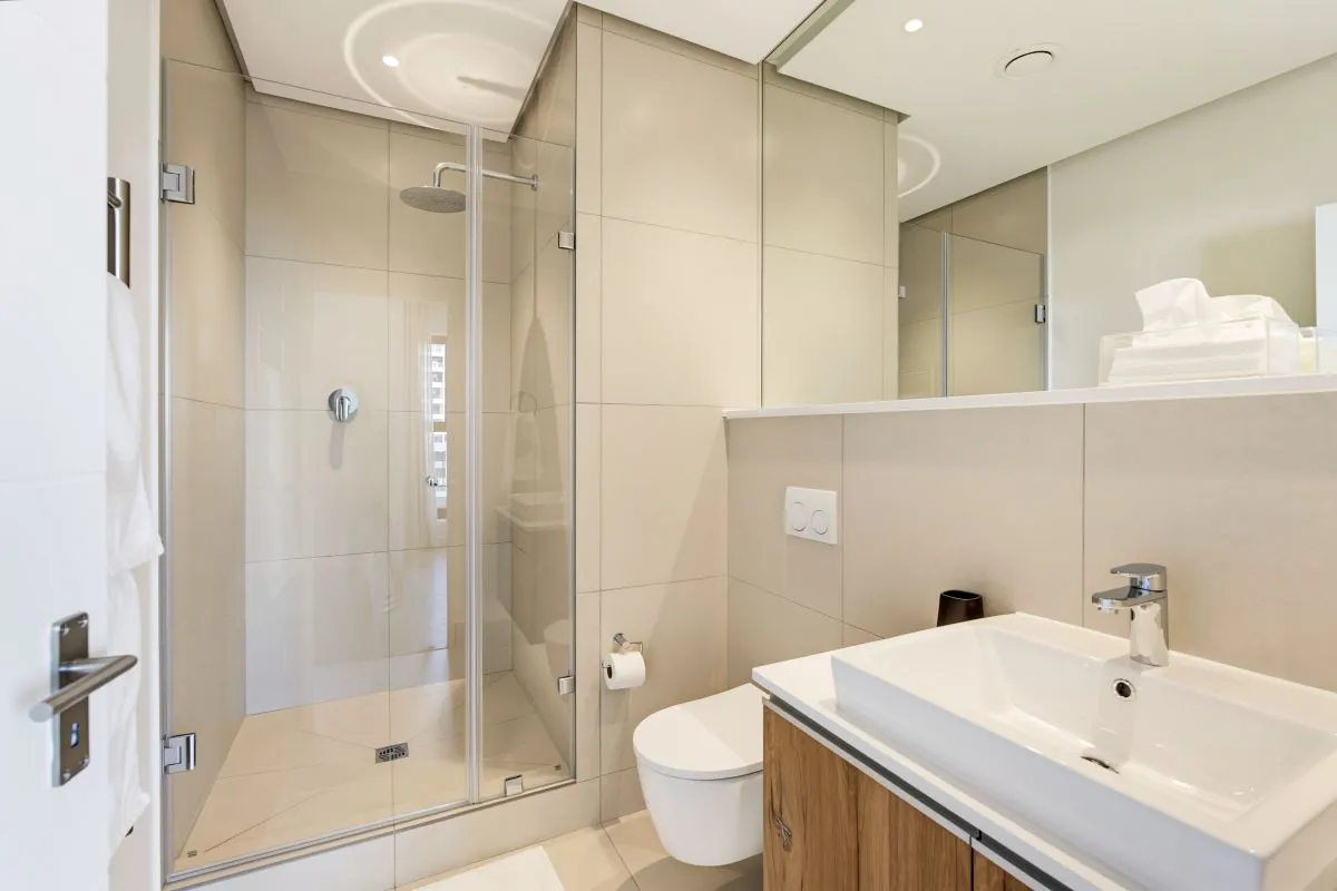 private-3bed-luxury-modern-penthouse-cape-town (6)