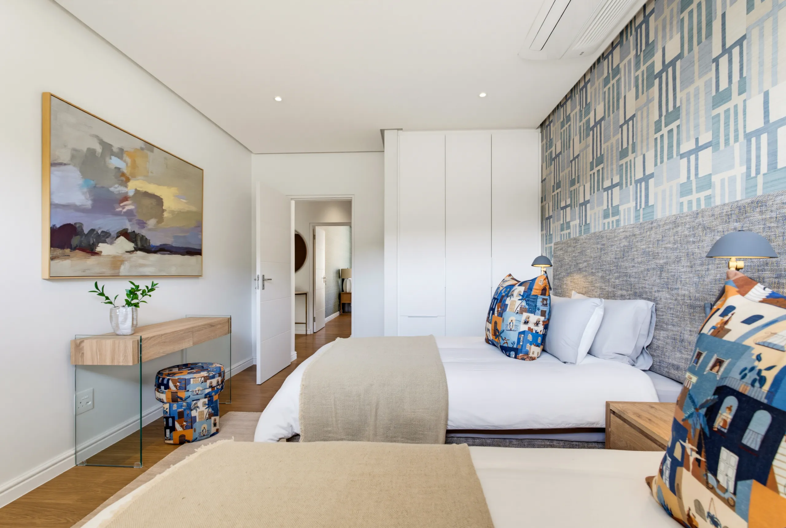 private-3bed-luxury-modern-penthouse-cape-town (6)
